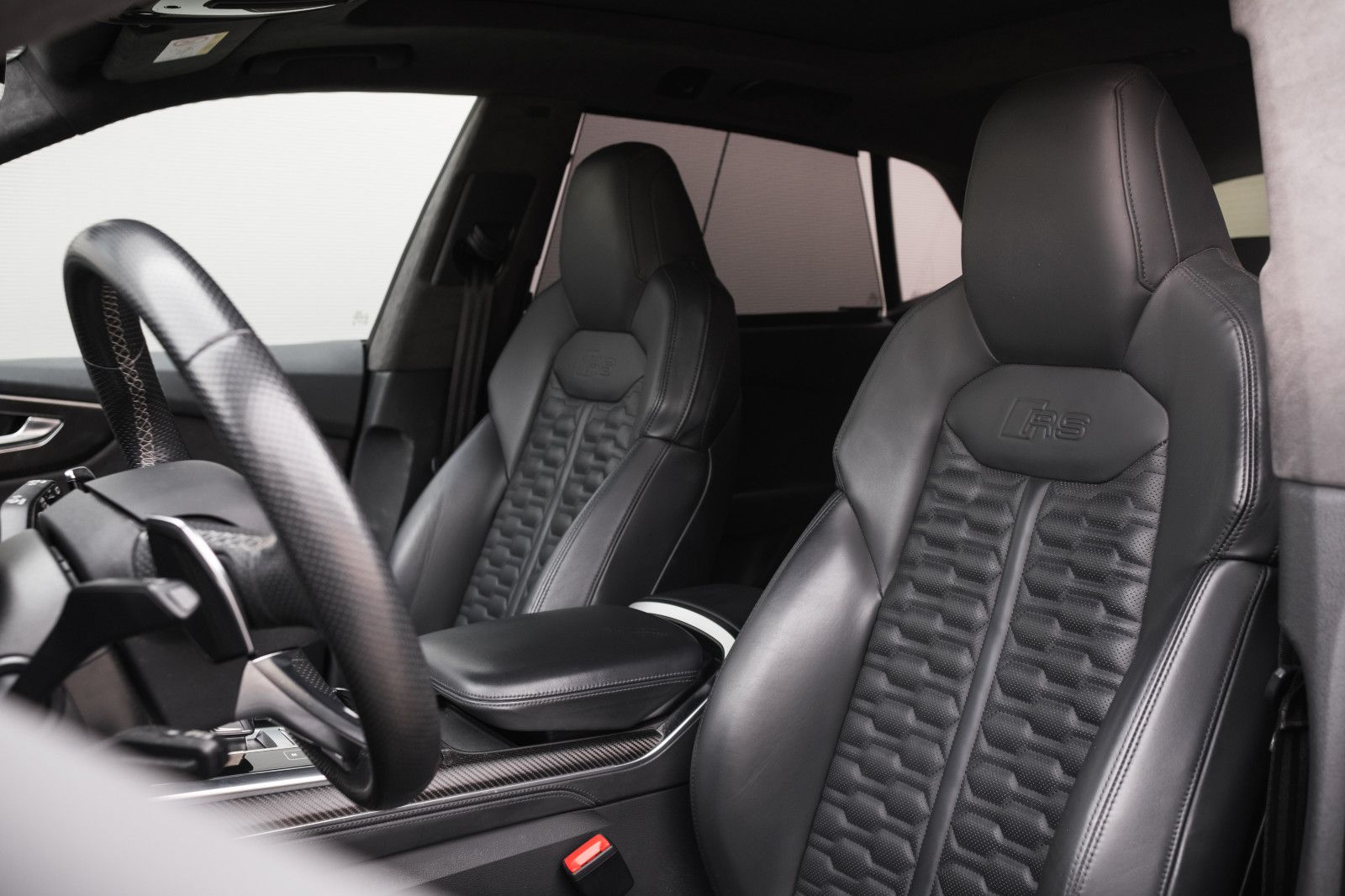 Fahrzeugabbildung Audi RSQ8  4.0 TFSI quattro-Keramik-Matrix-LED-Sitzb.