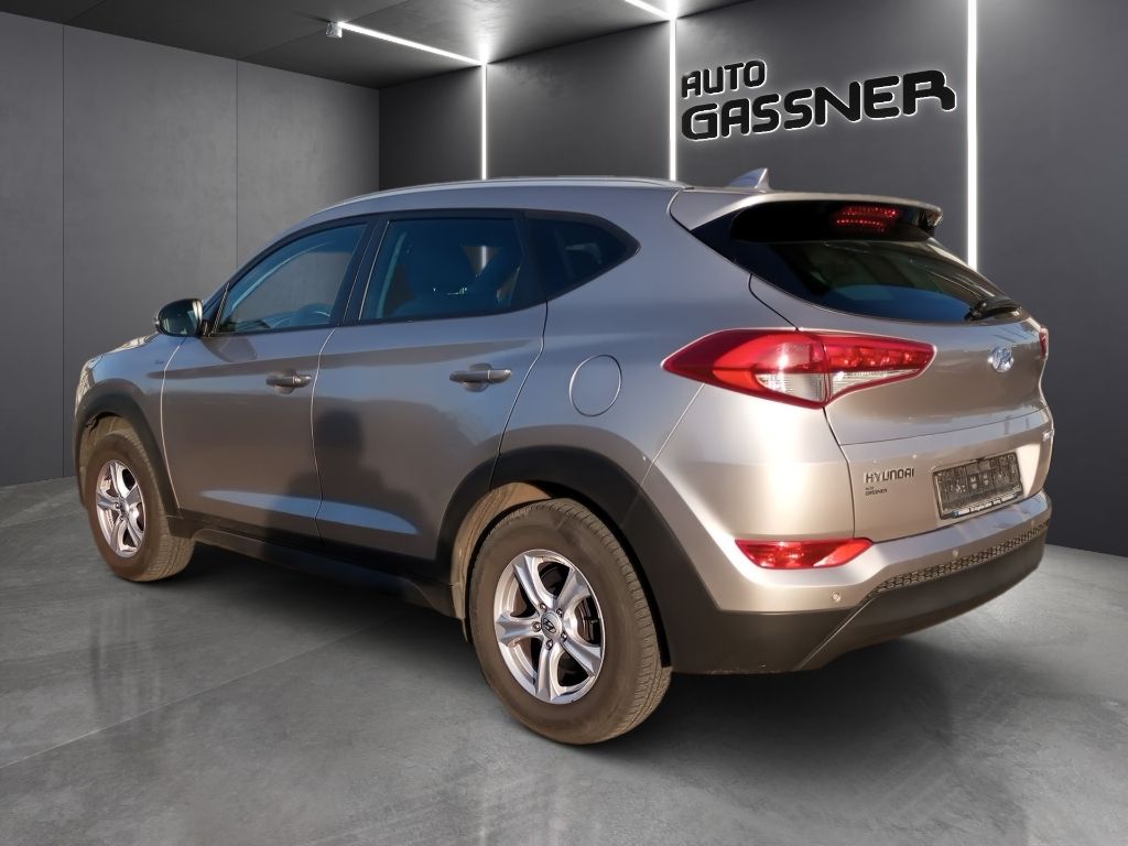 Fahrzeugabbildung Hyundai TUCSON 1.6 M/T Intro Edition