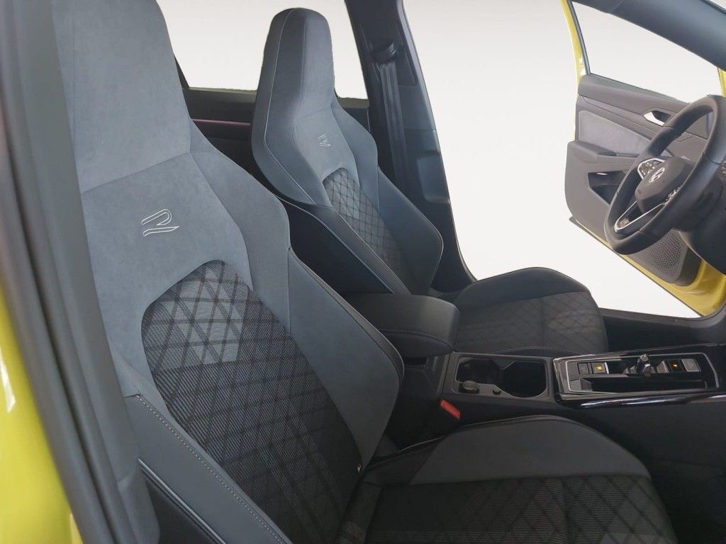 Fahrzeugabbildung Volkswagen Golf Variant 2.0 TSI OPF 4Motion DSG R-Line