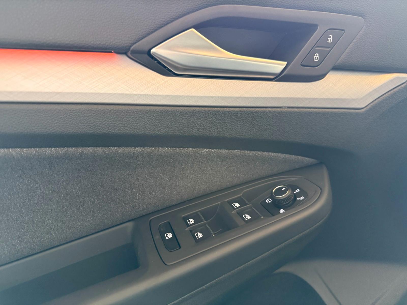 Volkswagen Golf VIII Variant 1.5 eTSI,PDC,Navi,LED,AHK,1Hd, миниатюра 14