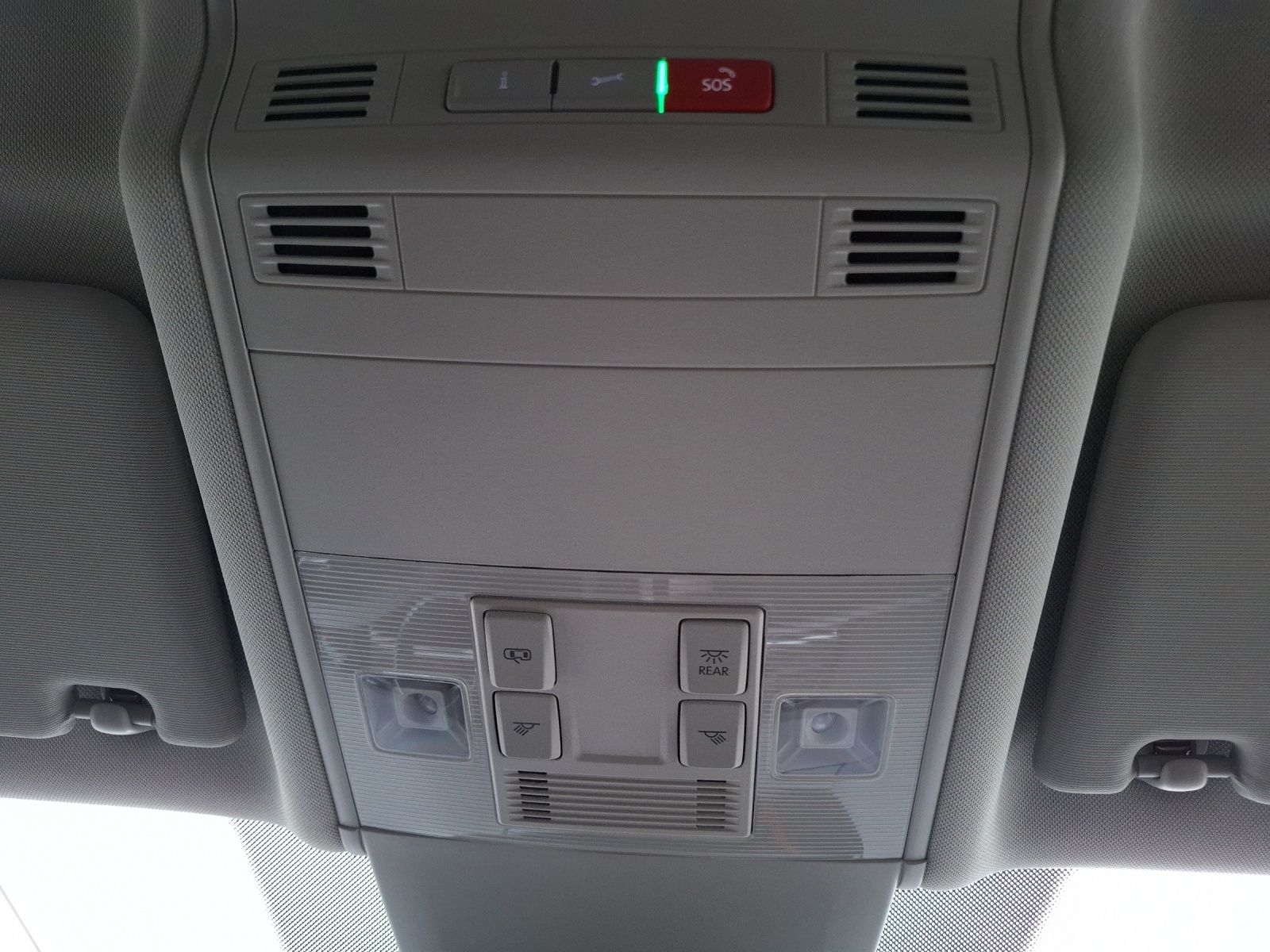 Fahrzeugabbildung Volkswagen Touran TSI Highline AHK ACC LED Navi PDC SH