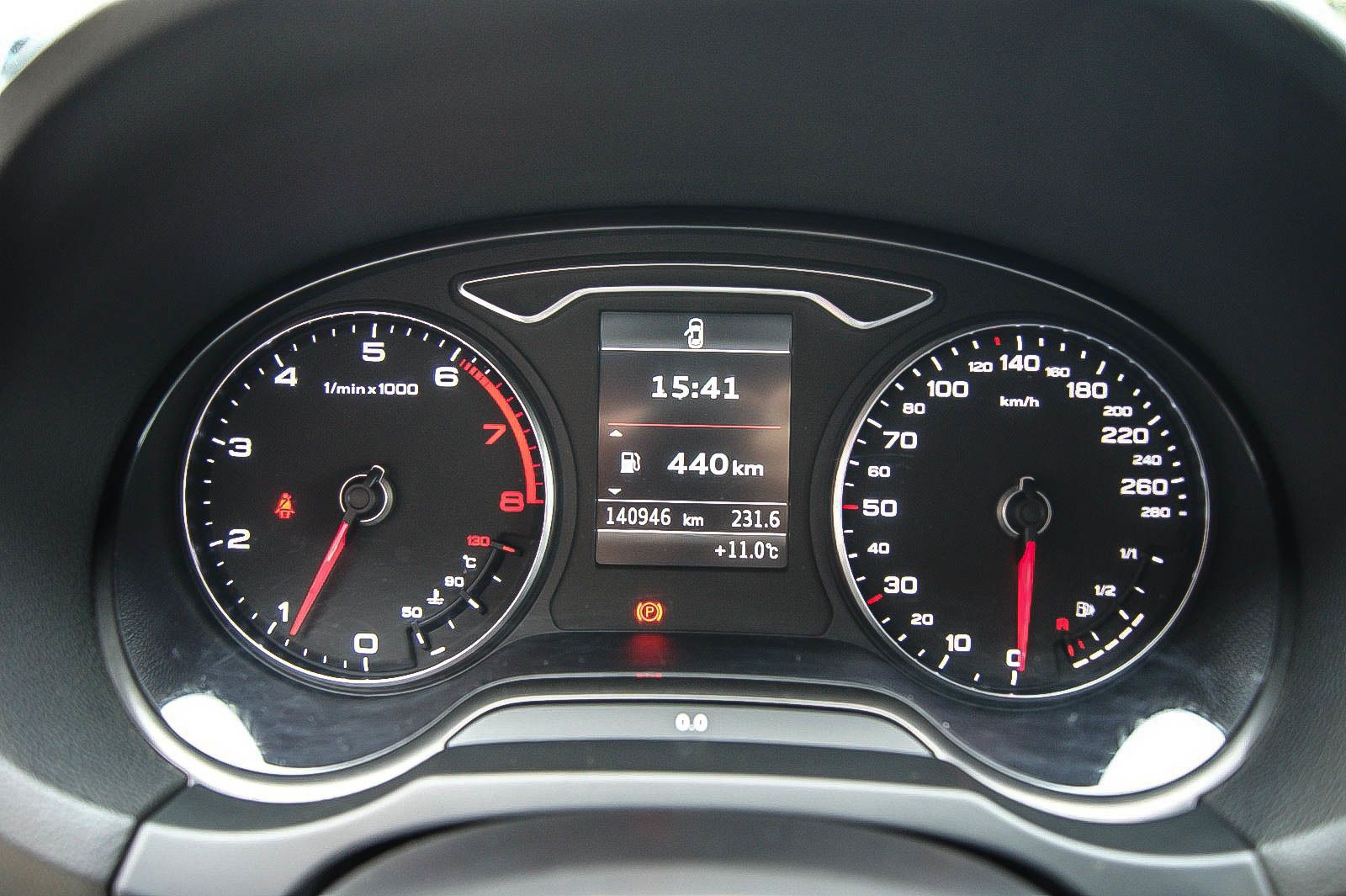 Fahrzeugabbildung Audi A3 Limousine 1.4 TFSI S-LINE NAVIGATION XENON 18