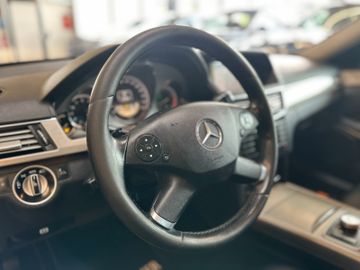 Mercedes-Benz E 250 CGI BlueEfficiency *Avantgarde*BiXenon*