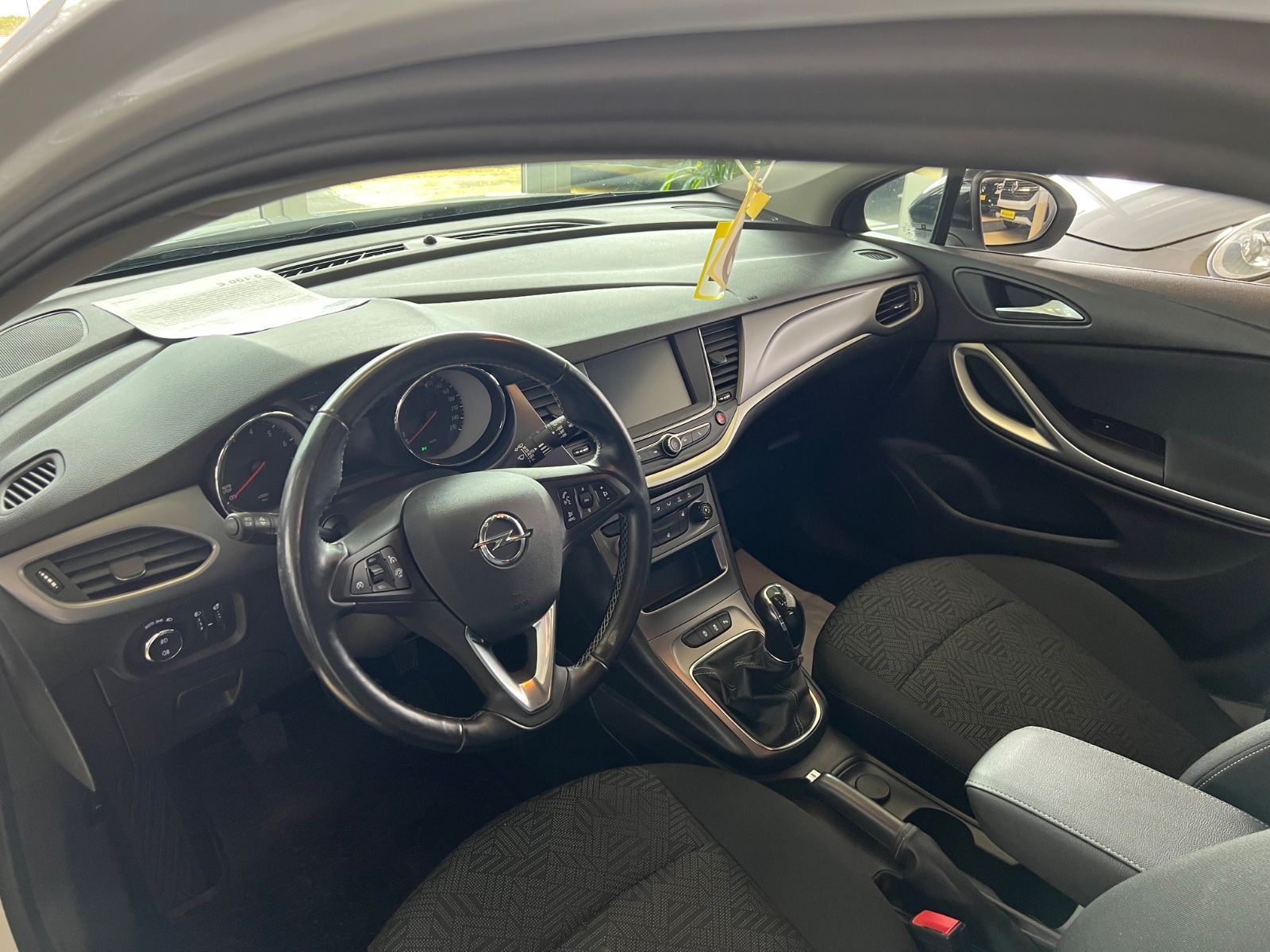 Fahrzeugabbildung Opel Astra K Lim. 5-trg. Active Start/Stop