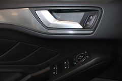 Fahrzeugabbildung Ford Focus  Hybrid Titanium Turnier NAVI Kamera LED