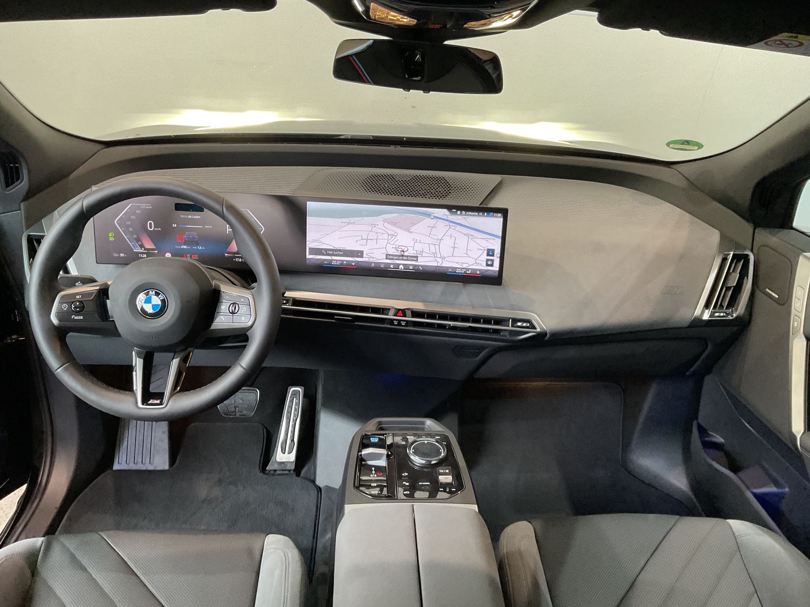 Fahrzeugabbildung BMW iX xDrive45 Harman Kardon Surround | Sitzbelüftu