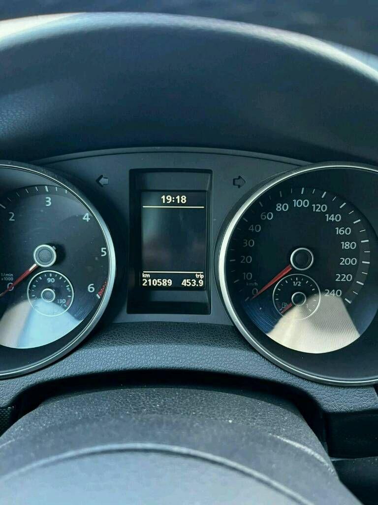 Volkswagen Golf 2010 — engine 140 HP (103kW)