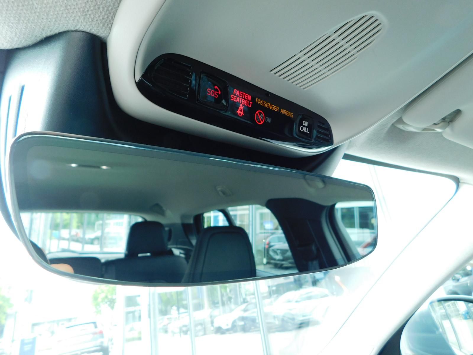 Fahrzeugabbildung Volvo XC40 D3 Momentum Pro