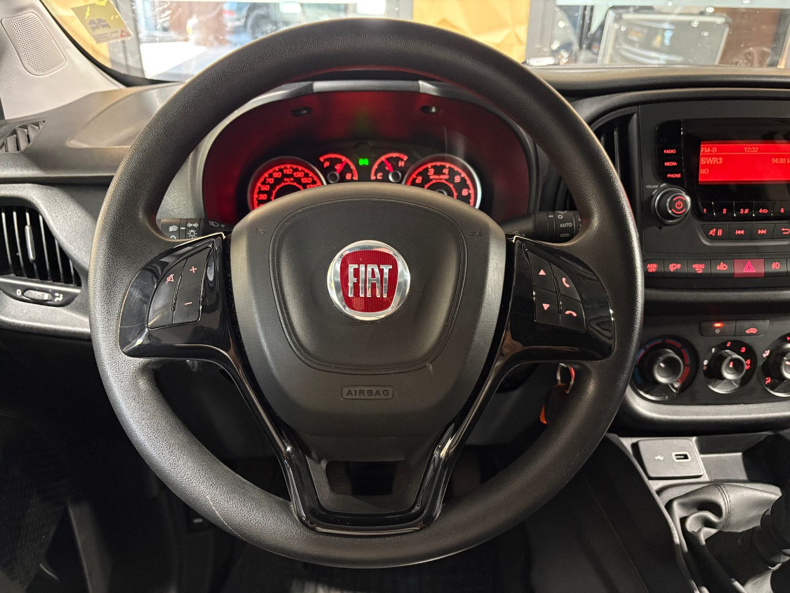 Fahrzeugabbildung Fiat Doblo SX Kasten/3-SITZ/PDC/KLIMA/TEMPOMAT