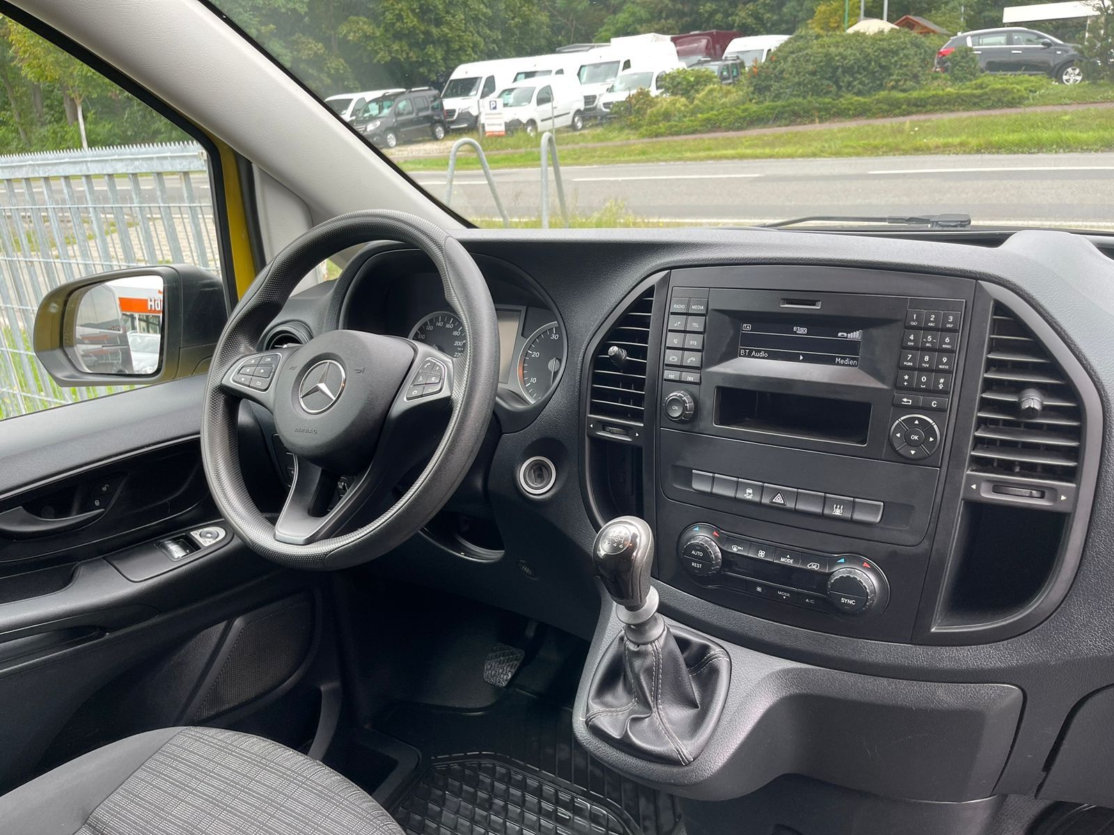 Fahrzeugabbildung Mercedes-Benz Vito 116 CDI Kasten Lang*1.Hand*StHz*Klima*
