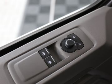 Volkswagen T7 Transporter 2.0TDI 110kW KR LED KAMERA AHK