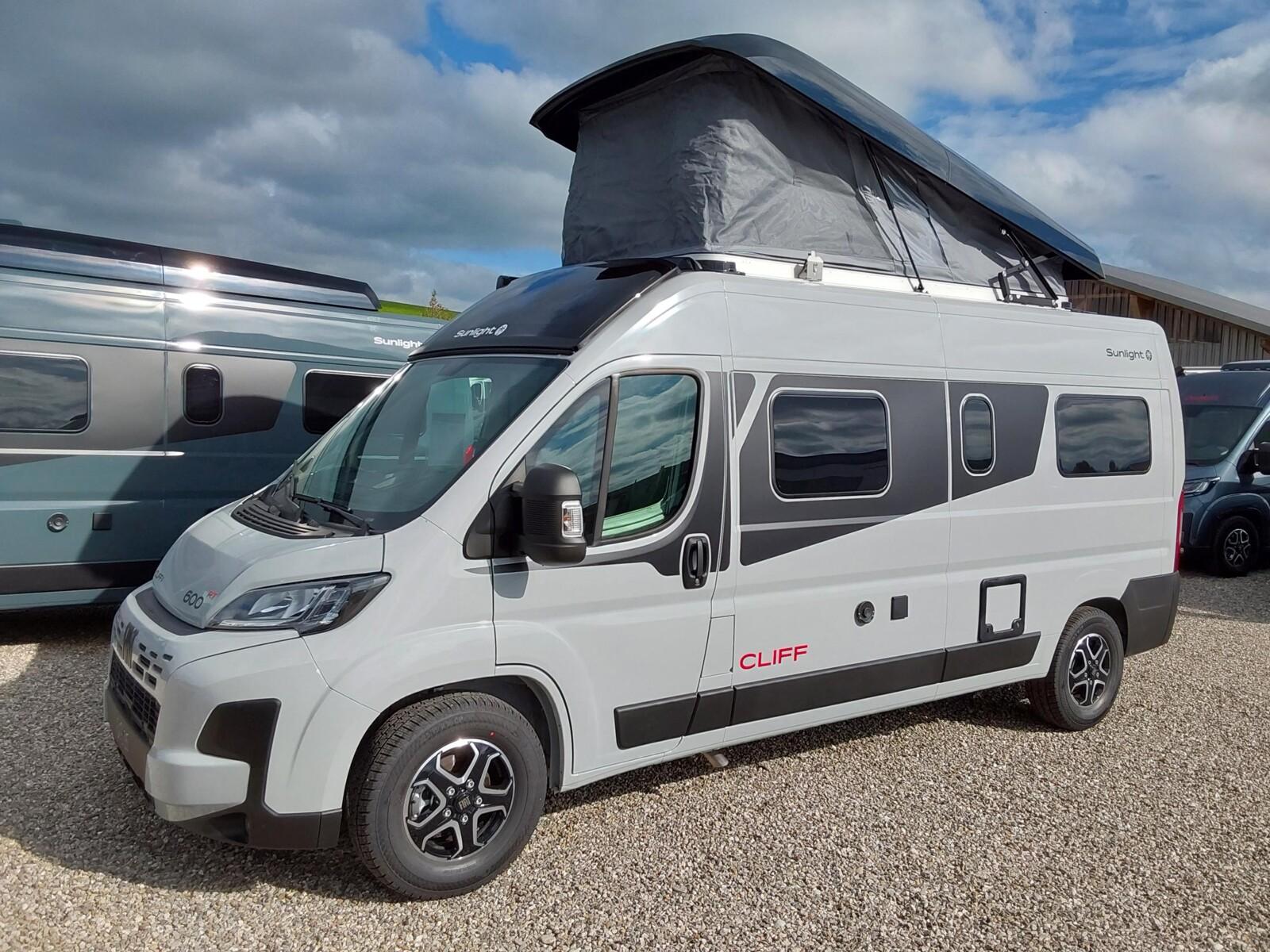 Sunlight Cliff X 600 Automatik, Schlafdach