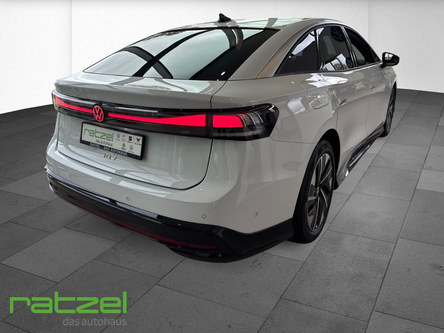 Fahrzeugabbildung Volkswagen ID.7 PRO 77kWh NAVI+AHK+LED+SHZ+Massage+Kamera