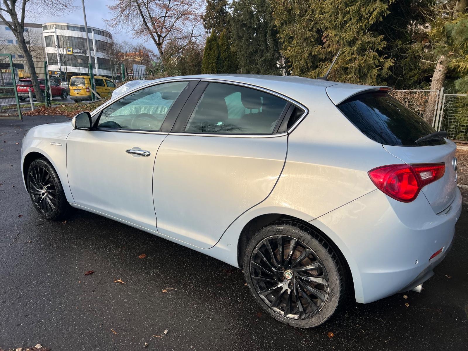 Alfa Romeo Giulietta Turismo 1.6 JTD NAVI XENON