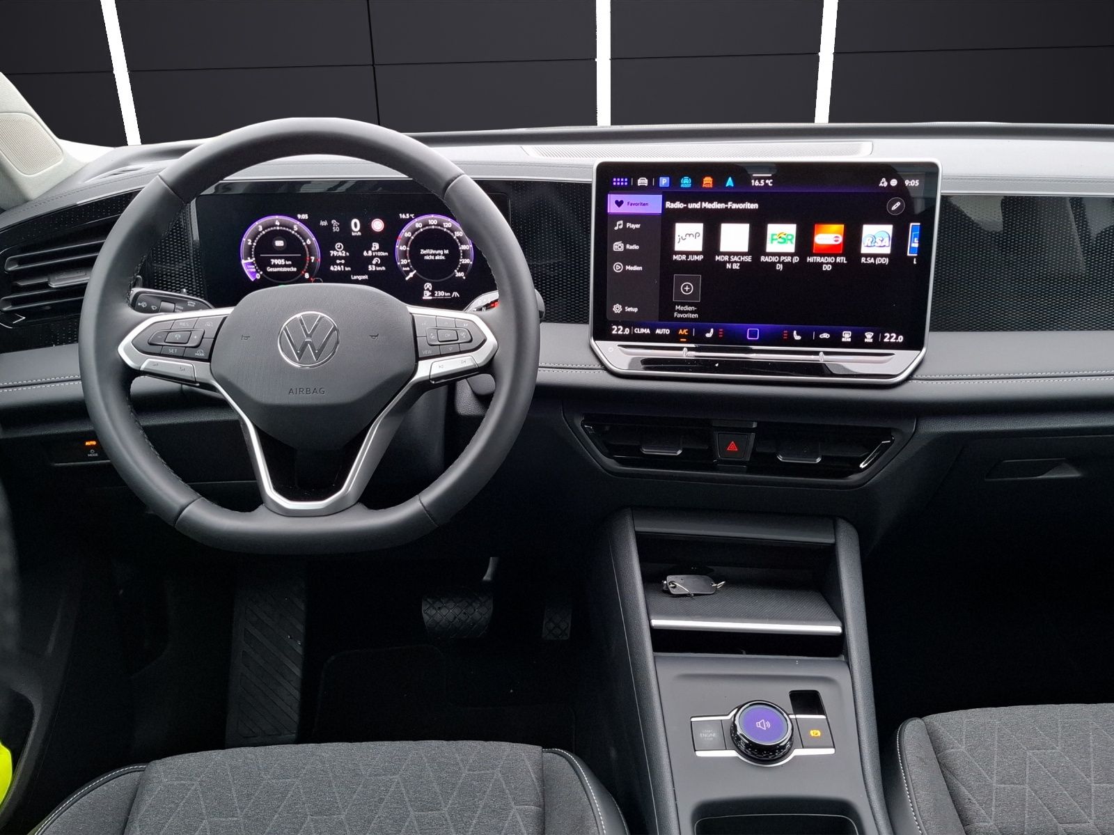 Fahrzeugabbildung Volkswagen Tiguan eTSI Life DSG LED Navi ACC RFK AHK SH
