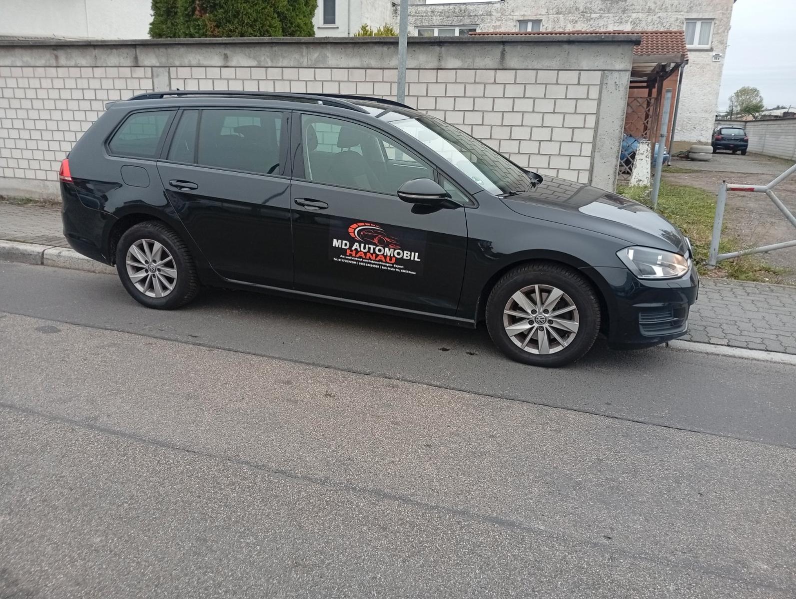Volkswagen Golf 2014 — rear view