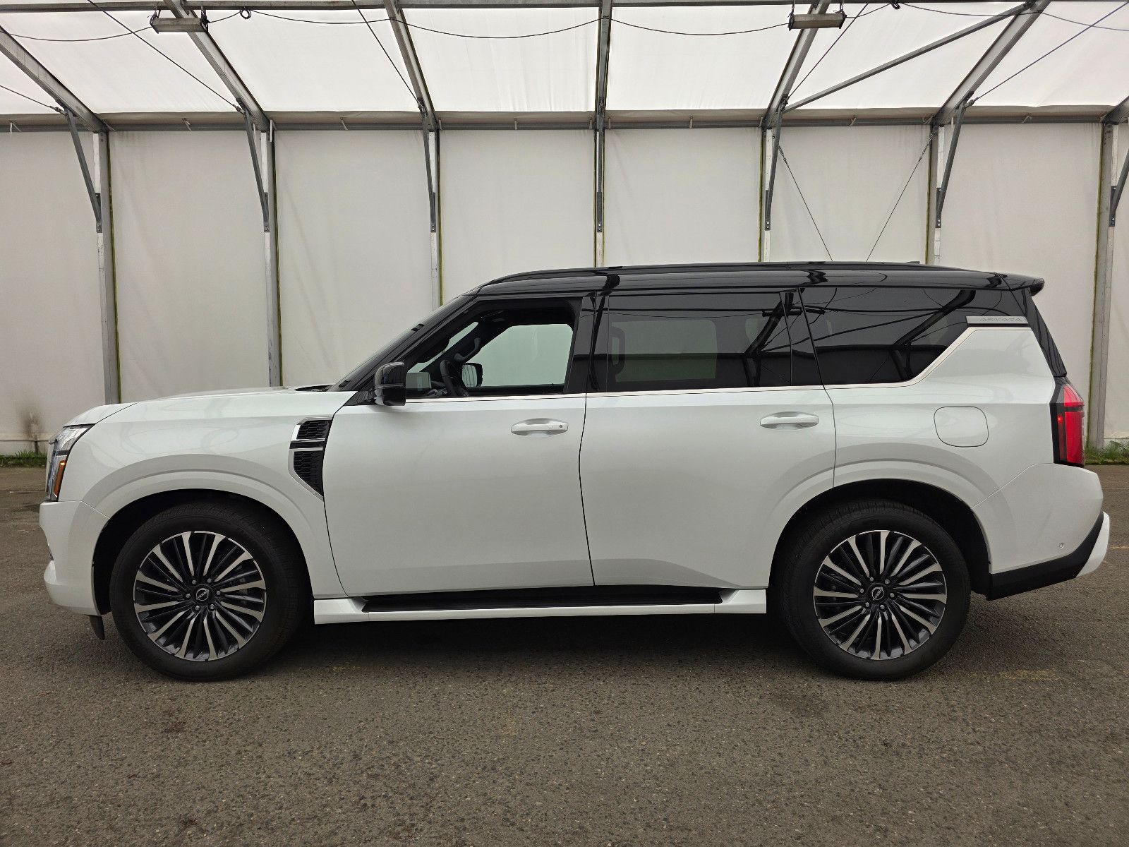Fahrzeugabbildung Nissan Armada PLATINUM RESERVE T1: 85.000 EURO Stock!
