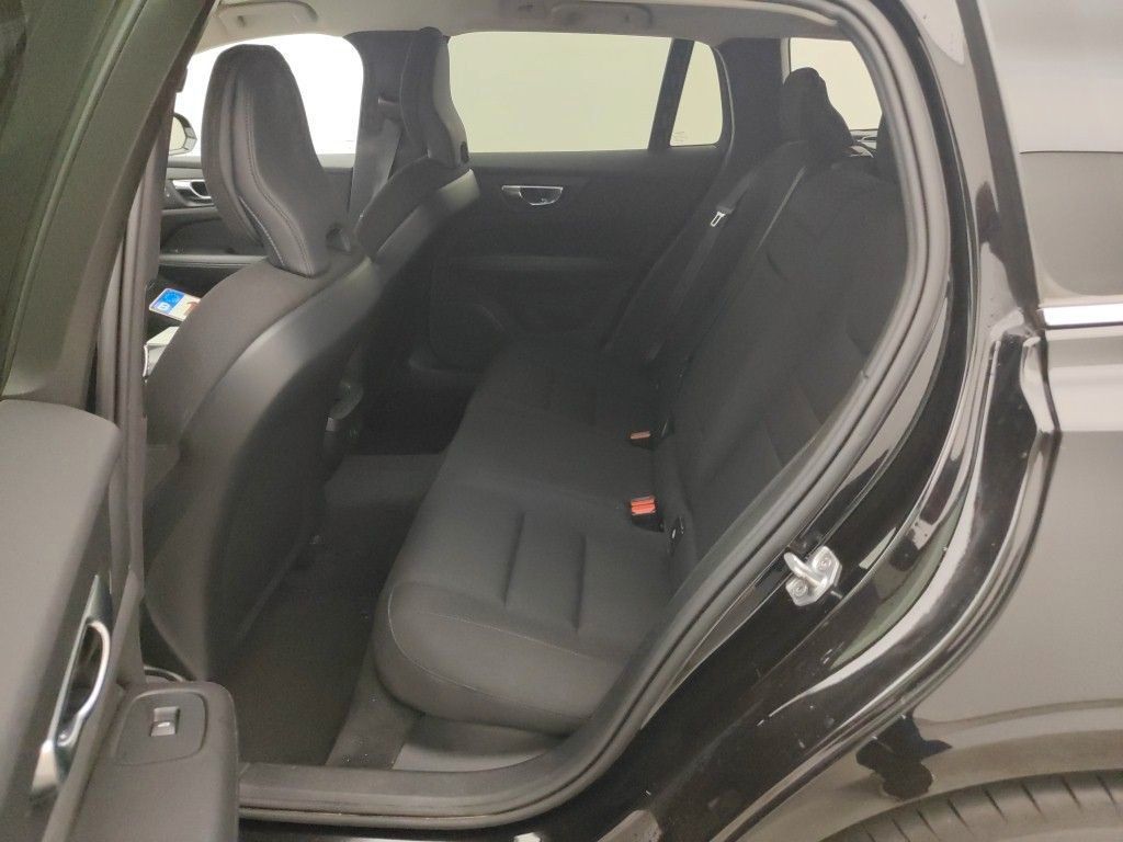 Fahrzeugabbildung Volvo V60 Momentum Pro D3 LED/NAVI/PDC/R´CAM/SHZ