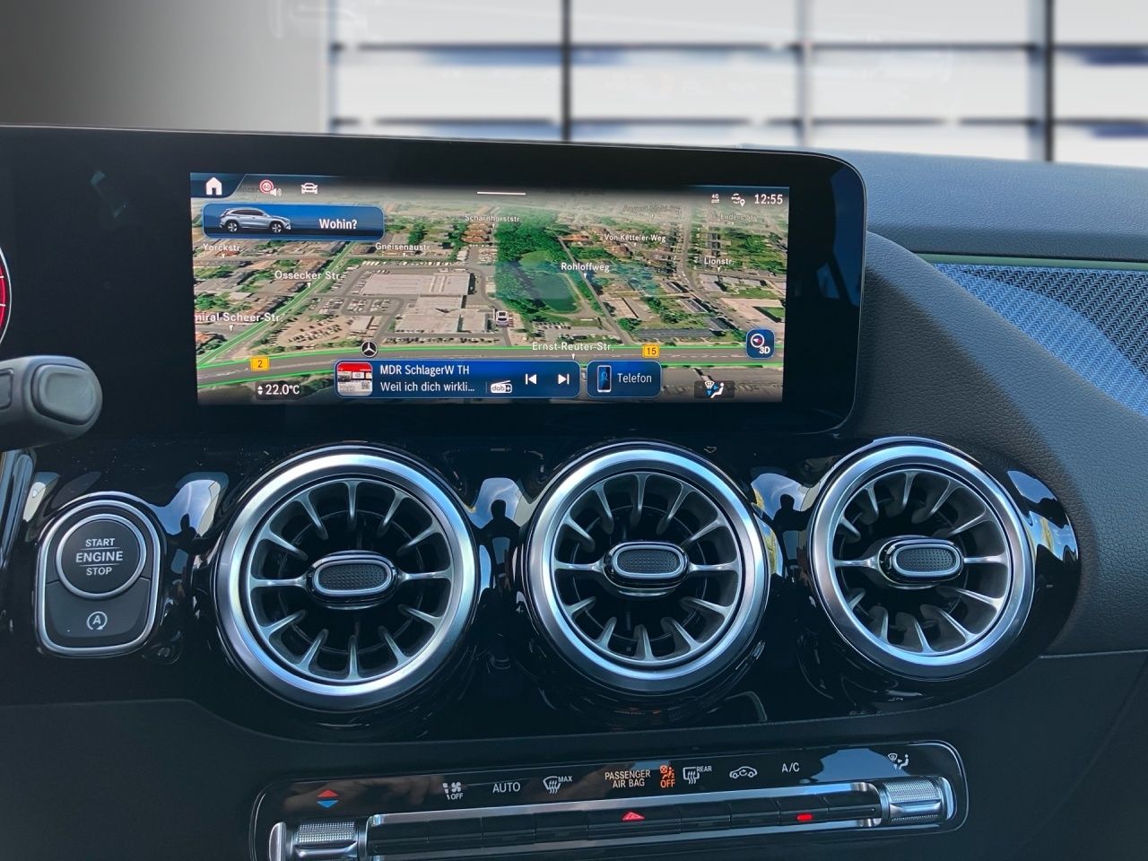 Fahrzeugabbildung Mercedes-Benz GLA 220 4M AMG AHK Pano Night Multibeam KeylessG