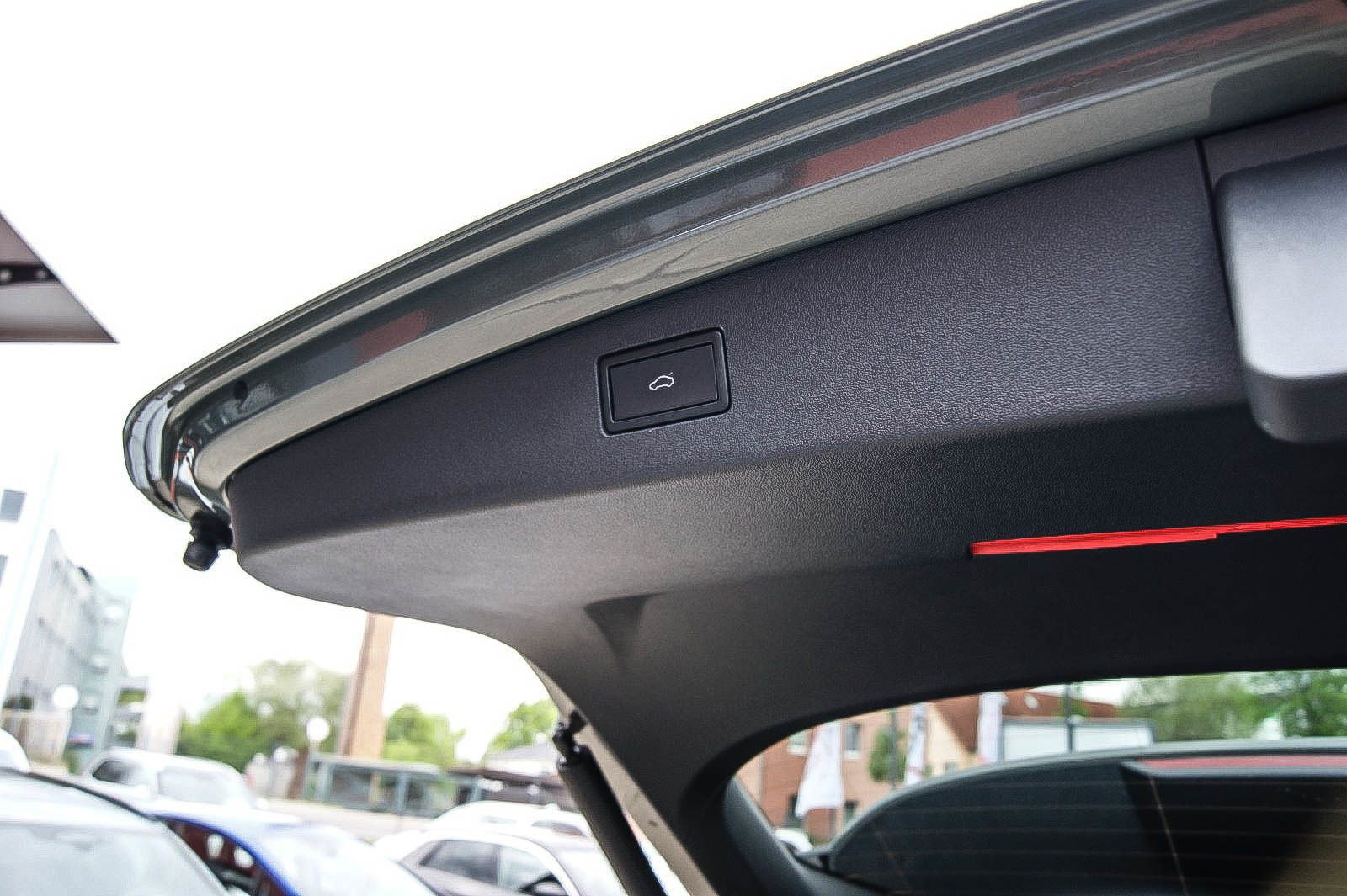 Fahrzeugabbildung Volkswagen Tiguan 1.5 eTSI 110 kW Elegance ANHZV CIPRESSINO