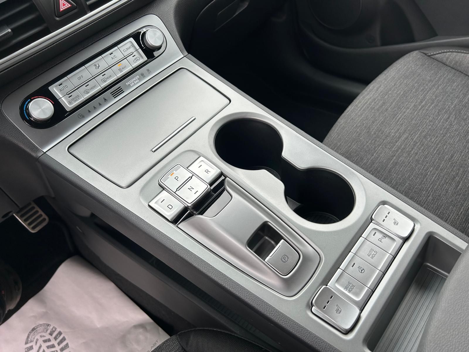 Fahrzeugabbildung Hyundai Kona Elektro Style°64 kWh°