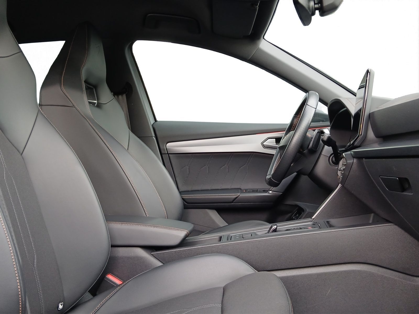 Cupra Formentor VZ 1.4 TSI e-HYBRID*NAVI*MATT*AHK*KAM* imagem 3