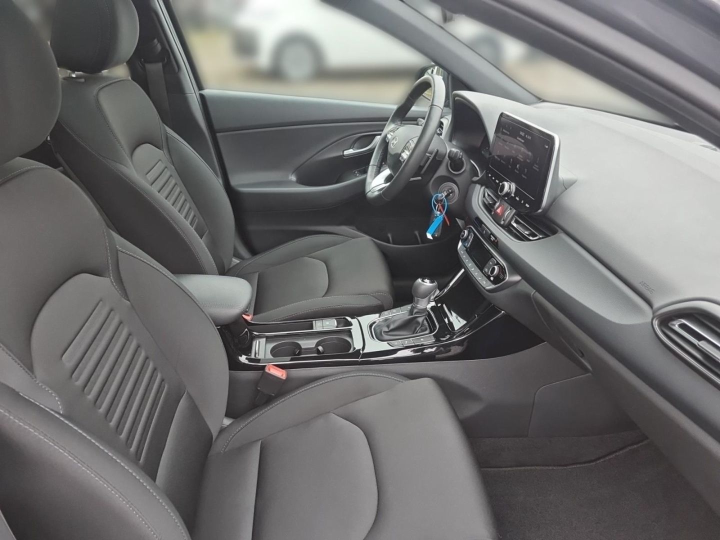 Fahrzeugabbildung Hyundai i30 Advantage 1.5 T-GDI 48V AUT. +ALLWETTER+PANO