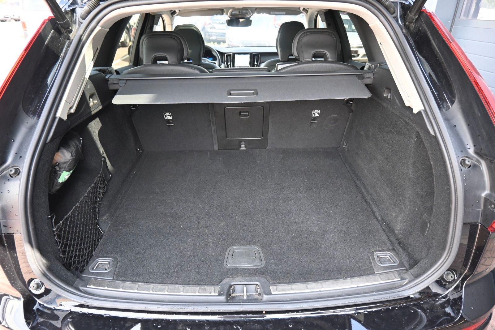 Fahrzeugabbildung Volvo XC60 B4 D Plus Dark*FSHZG*PANO*360°*ACC