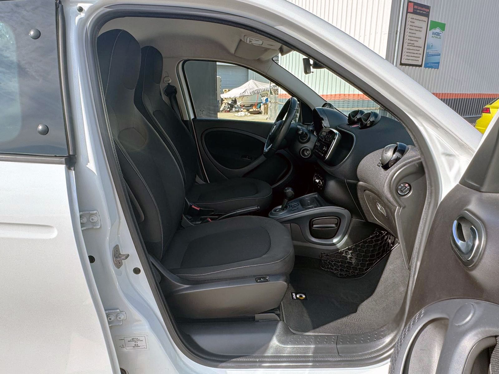 Fahrzeugabbildung Smart ForFour Automatik PDC SHZ Klimaautomatik Alu