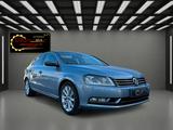 Volkswagen Passat Lim. *Highline*BlueMotion*Nav*Bi Xen*Led - Volkswagen Passat aus 2011 mit Diesel-Antrieb