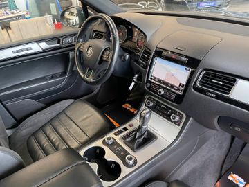 Volkswagen Touareg 4.2 TDI 4-Motion DSG *NAVI*ACC*AHK*LED*