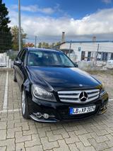 Mercedes-Benz 220 / Apple CarPlay  - Mercedes-Benz 220 aus 2011