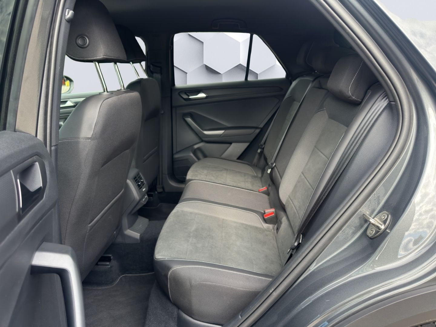 T-Roc 1.5 TSI R-Line OPF DSG 110kW AHZV LED Sitz