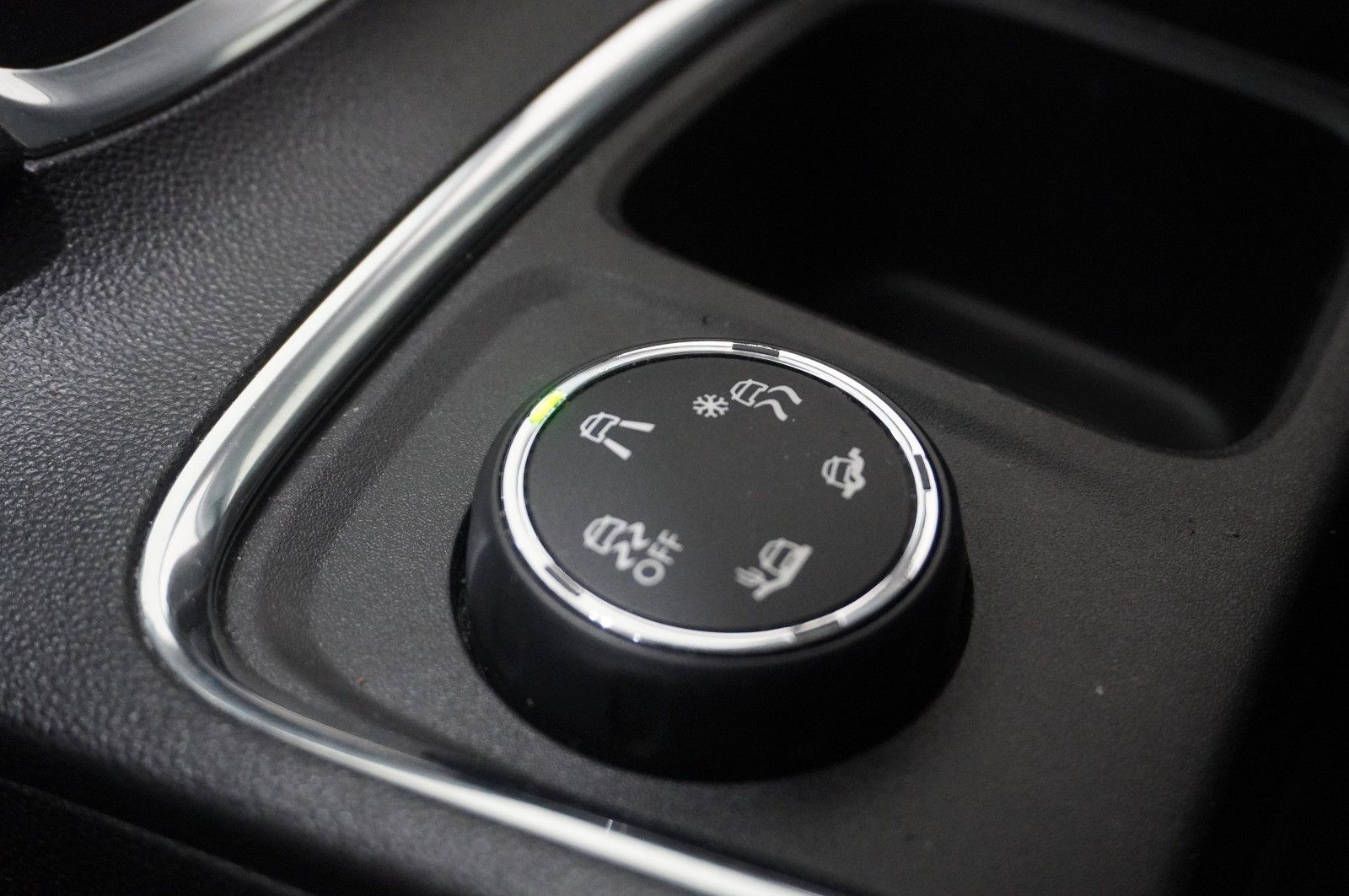Fahrzeugabbildung Opel Grandland (X) 1.2T INNOV. NAVI/LED/KAMERA/SH/DAB