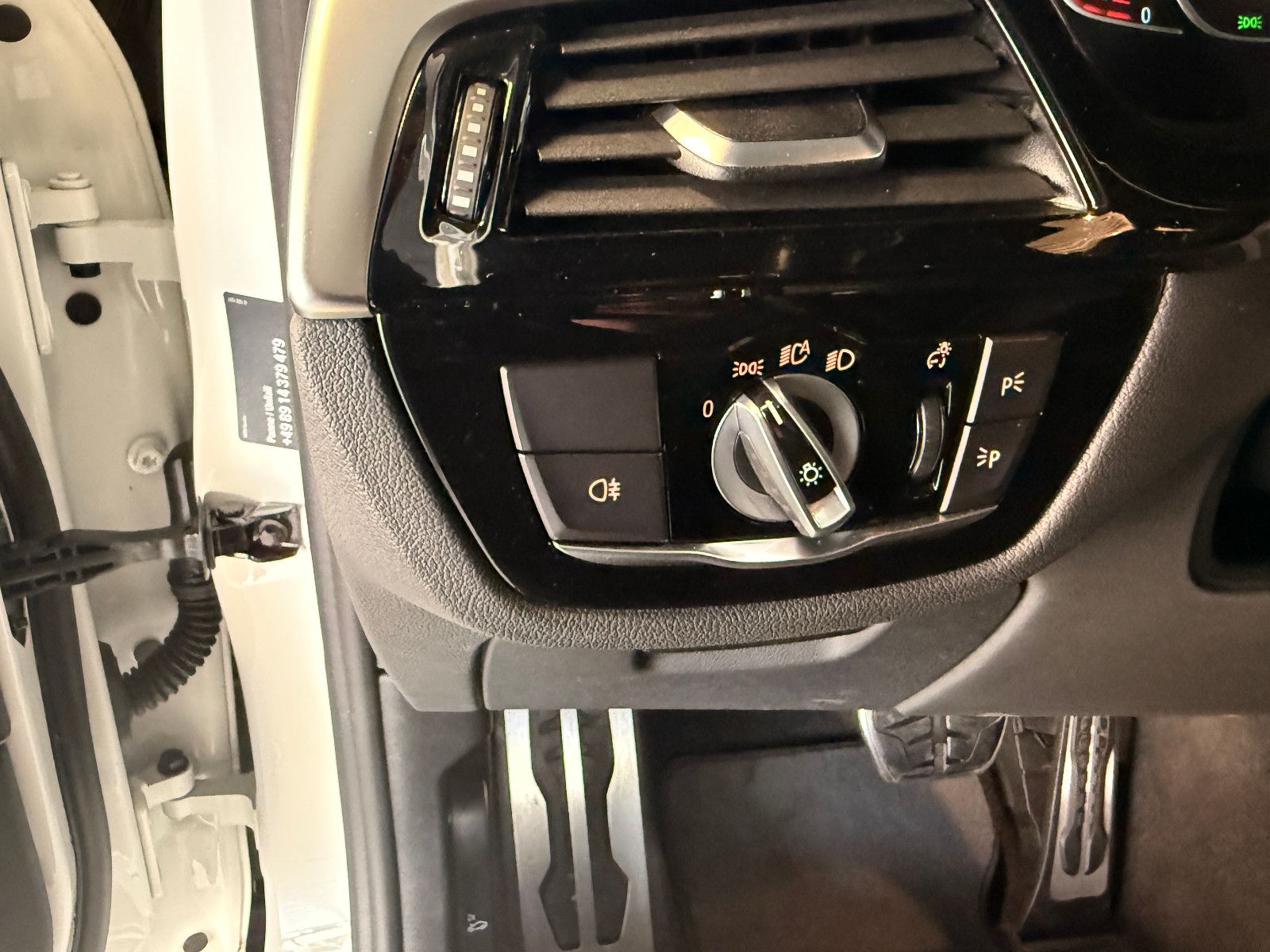 Fahrzeugabbildung BMW 530 d XDriveM Sport/M-PAKET/HARMAN-KARDON/AMBIE