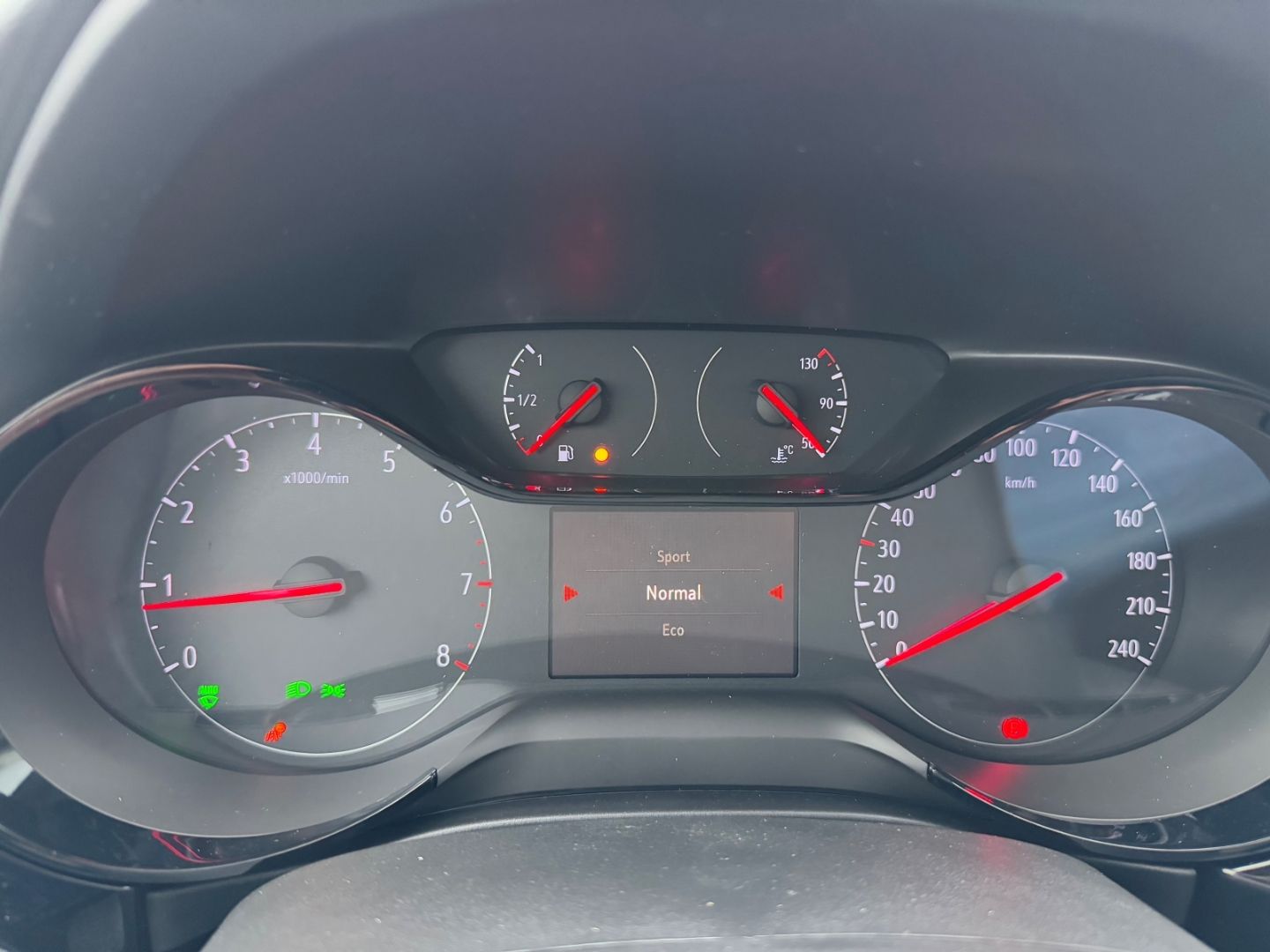 Fahrzeugabbildung Opel Corsa F 1.2 Turbo mit Sitz- und Lenkradheizung