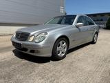 Mercedes-Benz E 320 ELEGANCE *162.377 Kilometer* - Mercedes-Benz E 320 mit Benzin-Antrieb: Limousine