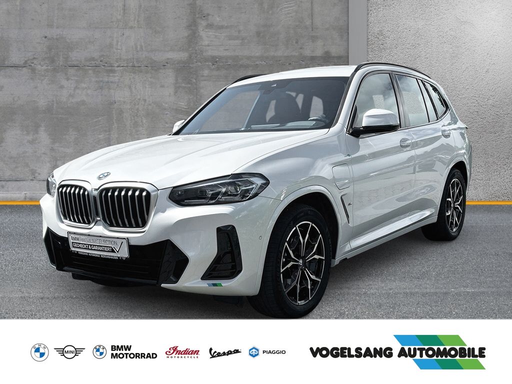 BMW X3 — hlavná fotografia