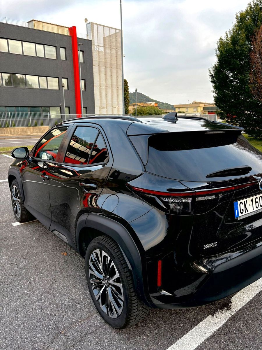 Toyota Yaris 1.5 Hybrid 5 porte Lounge imagem 3
