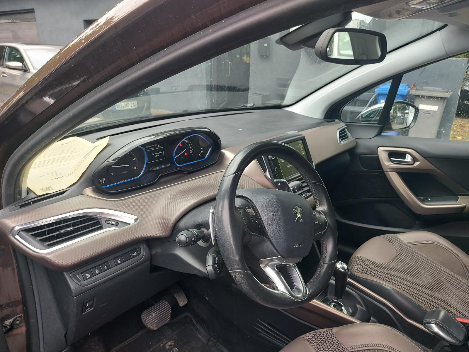 Peugeot 2008 1.6HDI Allure  Aut&Navi&SHZ