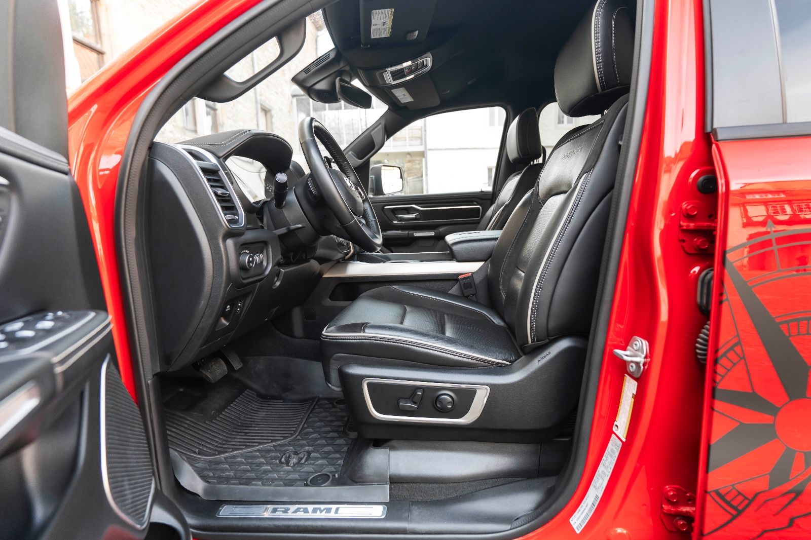 Fahrzeugabbildung Dodge RAM 3.0L LARAMIE ECODIESEL M+S LEDER SZH/SZK KAM