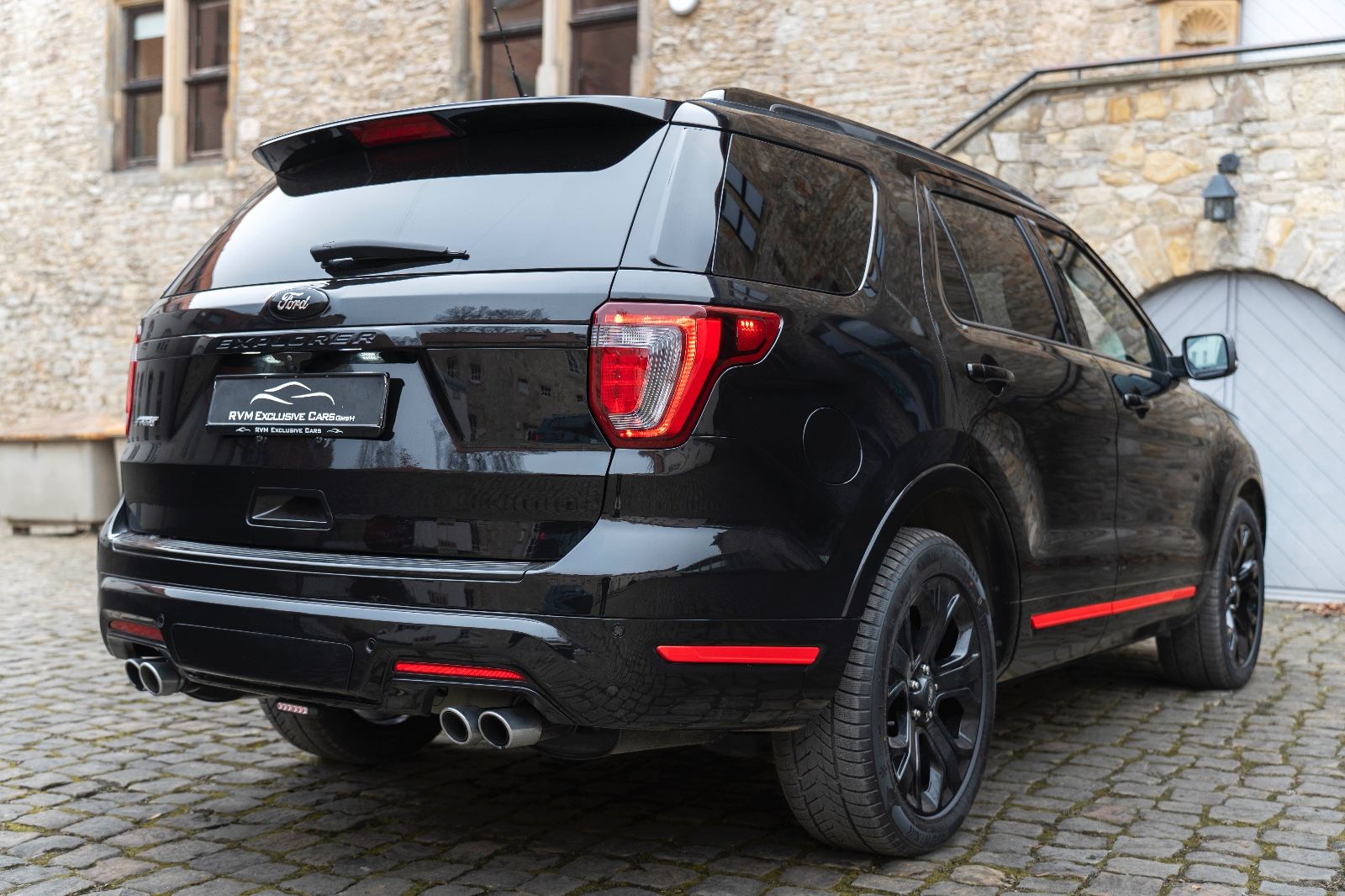 Fahrzeugabbildung Ford Explorer 3,5l 4x4 Sport KAM 6SITZER M+S ACC AHK