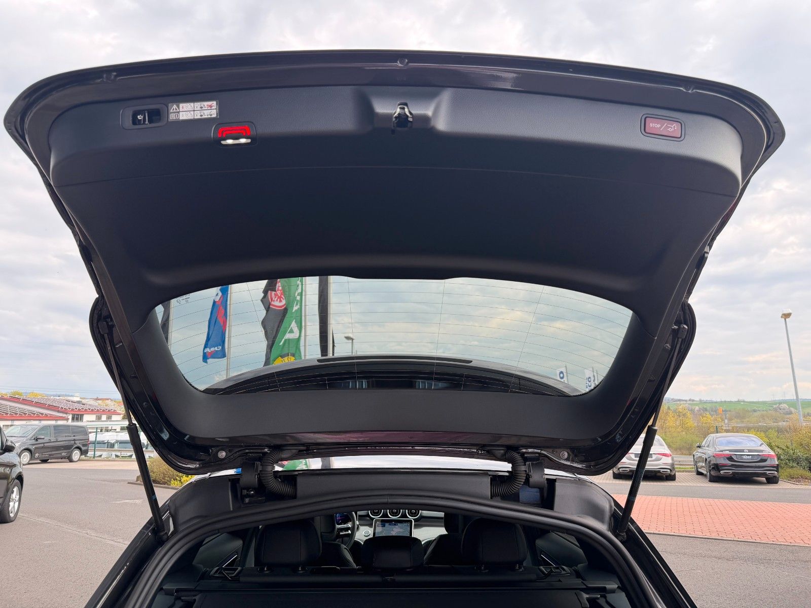 Fahrzeugabbildung Mercedes-Benz C 220 T d 4M AMG Night+AHK+Ambiente+TOTW+Winterp