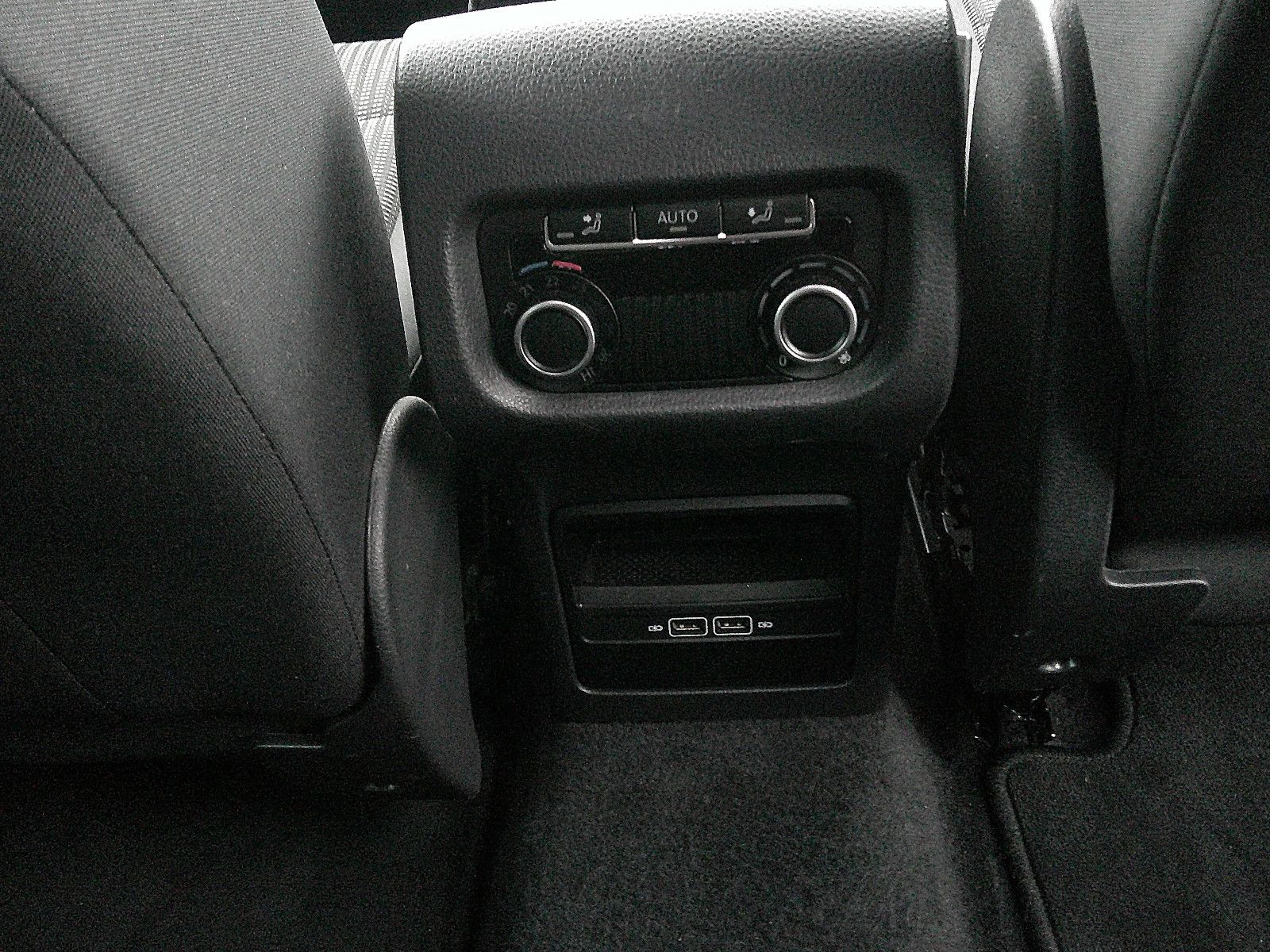 Fahrzeugabbildung SEAT Alhambra Style/1.HAND/KAMERA/KLIMA/NAVI