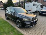 Volkswagen Tiguan Allspace 2.0 TDI R-Line 4MOTION 7-Sitzer - Volkswagen Tiguan Allspace in Essen