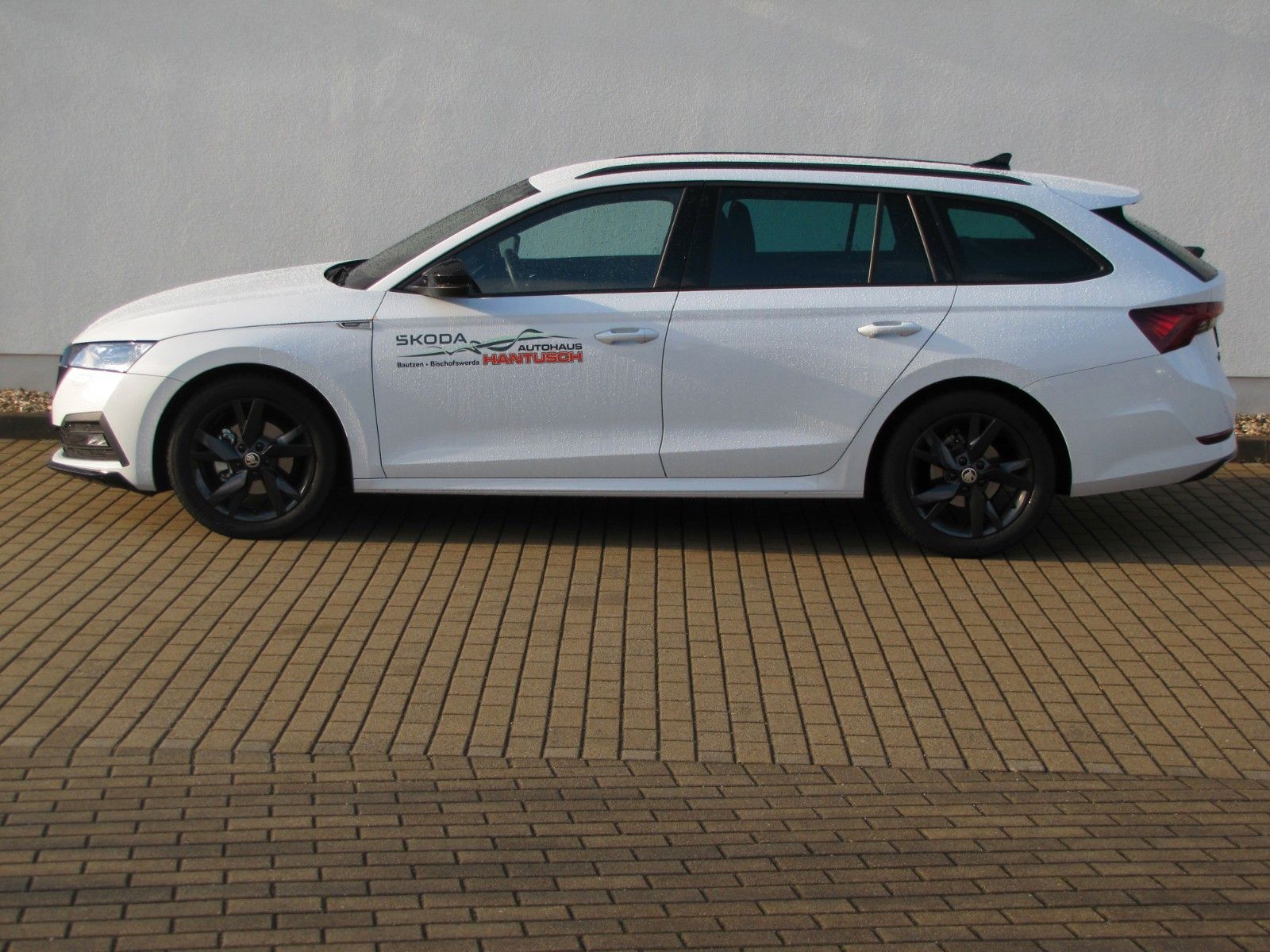 Fahrzeugabbildung SKODA Octavia Combi Sportline 2.0 TDI DSG