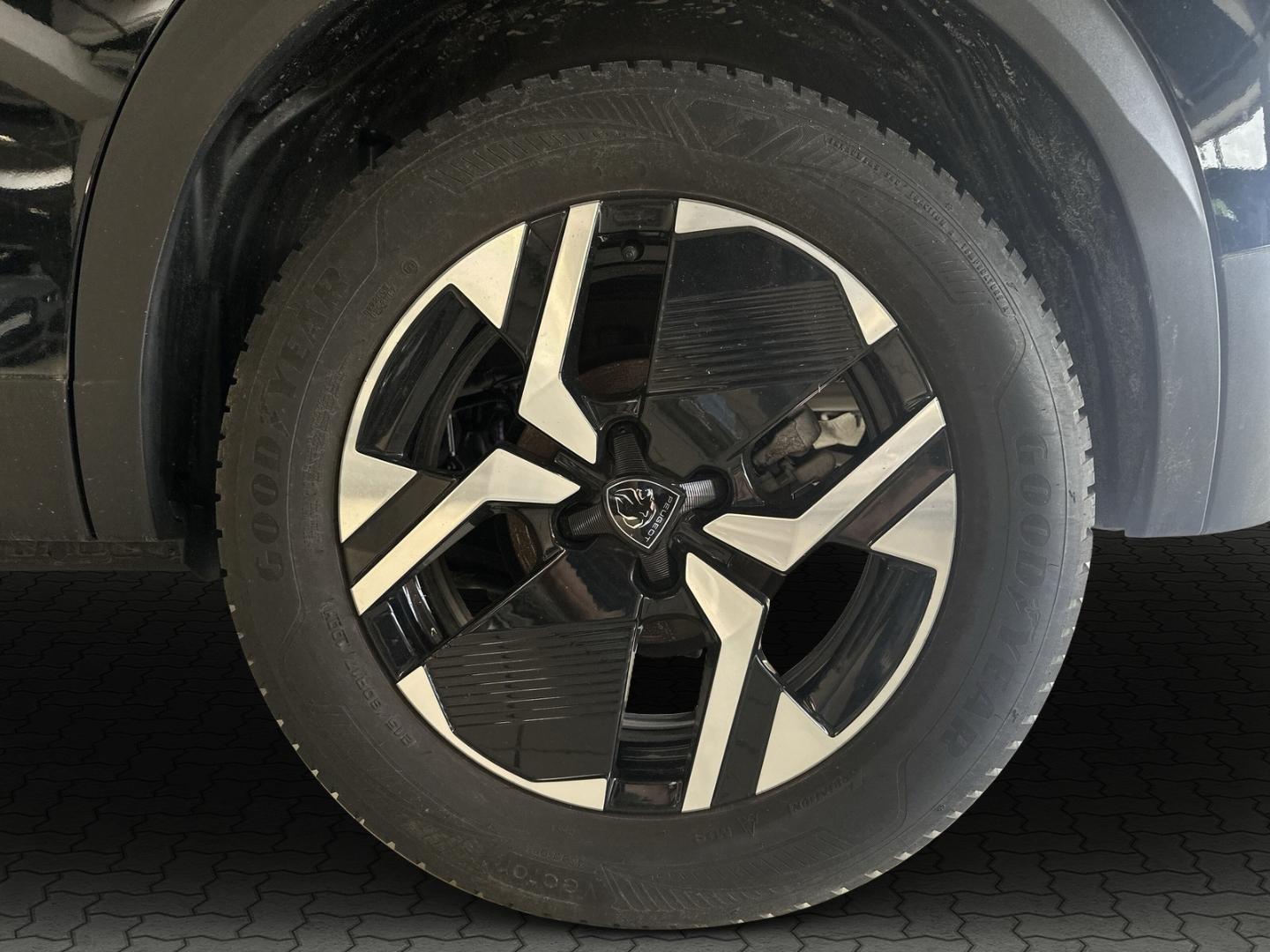 Peugeot 2008 GT FACELIFT PANO ACC AHK Alcantara 360° LED
