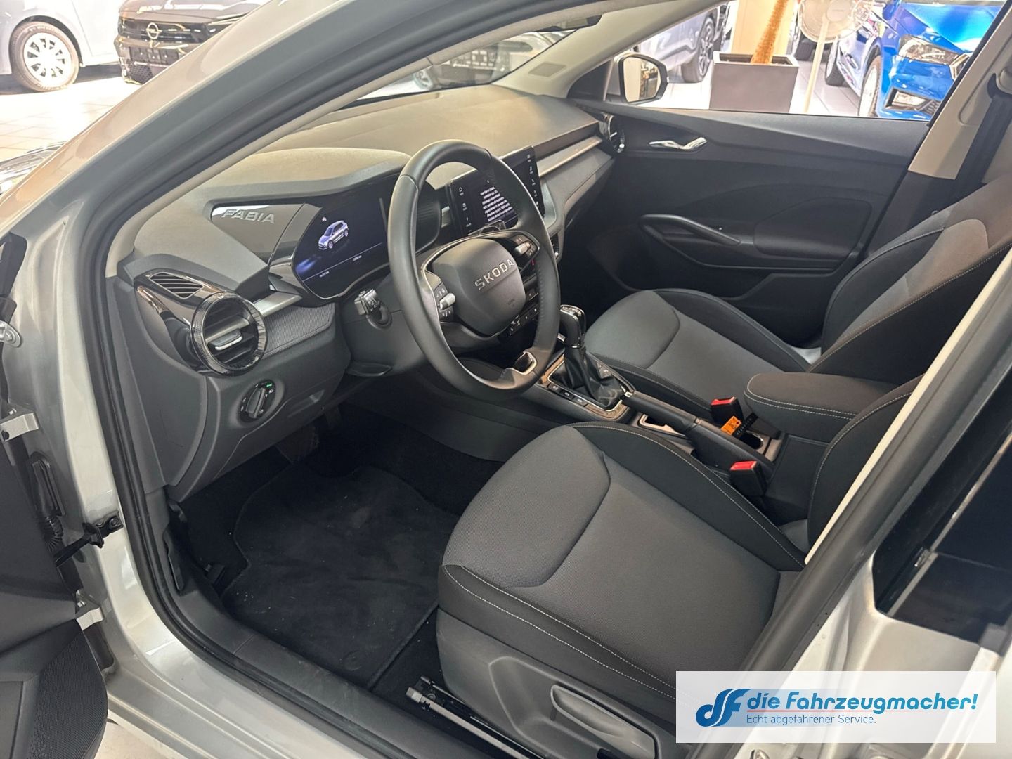 Fahrzeugabbildung SKODA Fabia Tour Automatik Navi DigiCockpit LED Apple