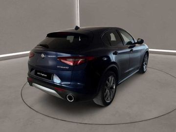 Alfa-Romeo Stelvio - 8