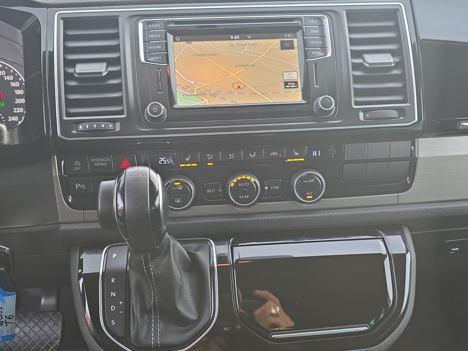 Fahrzeugabbildung Volkswagen T6 Multivan Generation Six+DSG+7 Sitze+AHK+LED